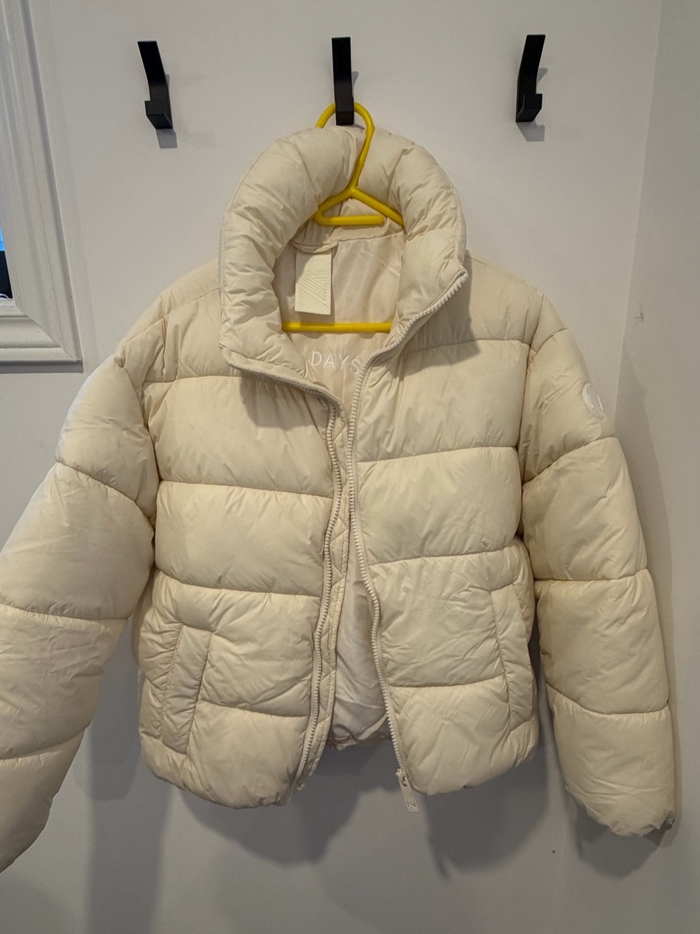 Noize x Jilly Cream Puffer Jacket